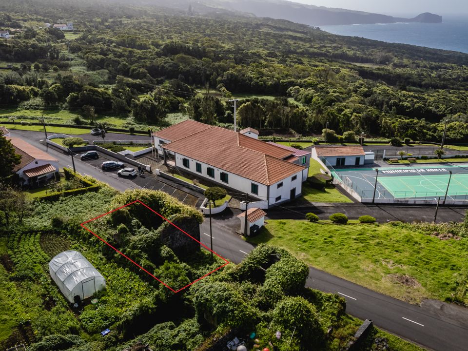 Ruïne in Horta, Faial - foto 2